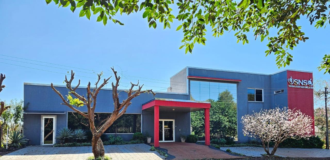 Fachada de Centro SNS en Colonia Yguazú